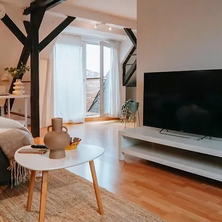 Rooftop-apartment Zentral Gelegen In デュッセルドルフ